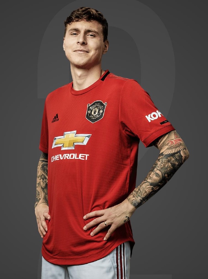 曼联新赛季主场球衣曝光，设计大胆吸睛