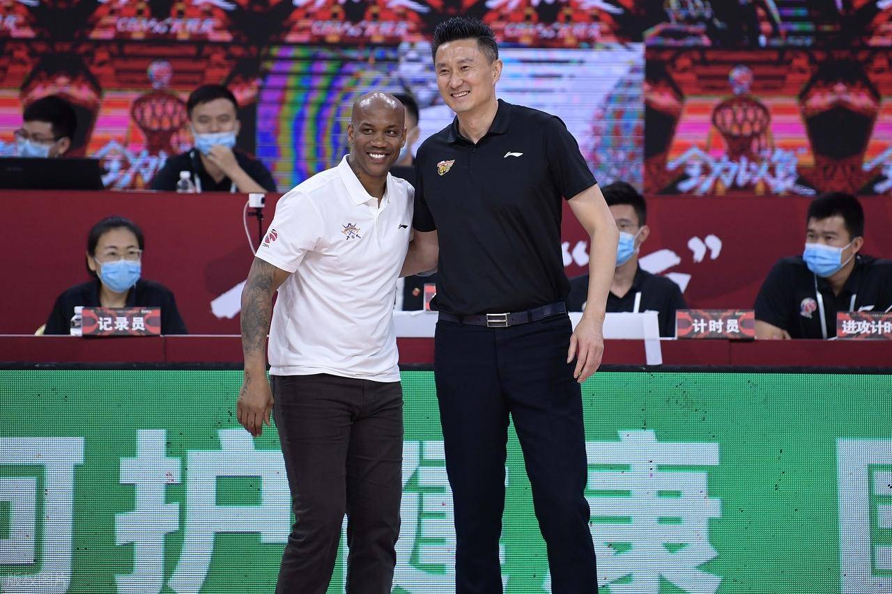 关于马布里入选CBA名人堂，成为CBA历史上第一位外籍球员的信息