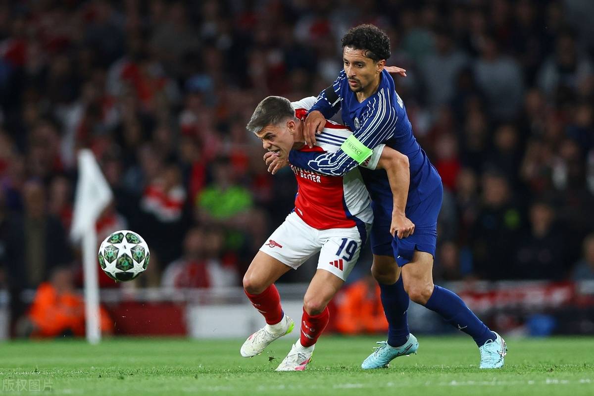 哥伦比亚鏖战阿森纳，托雷斯送出助攻