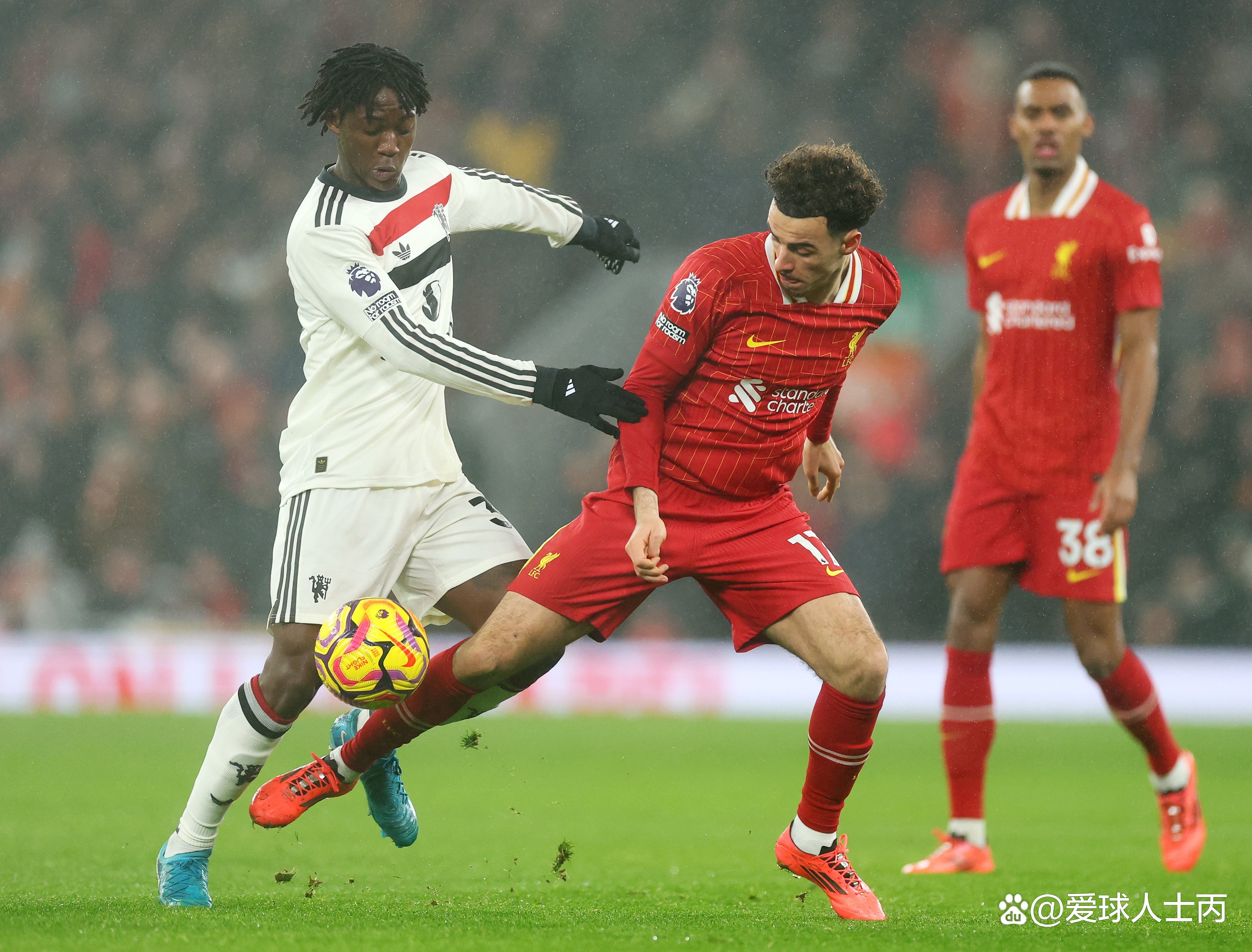 包含欧联杯半决赛：英超两支球队将激烈对抗的词条