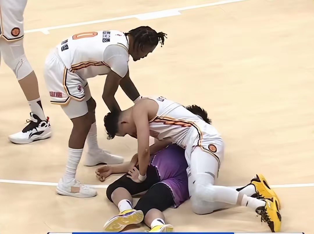 河南男篮客场负于山西队，遭遇困境