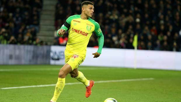 南特队员红牌被罚,球队遭遇困境 南特队员红牌被罚,球队遭遇困境