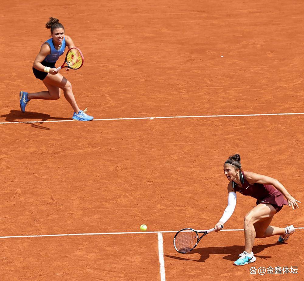 包含意大利队遭遇黑马韩国队逆转，遭逆转的词条