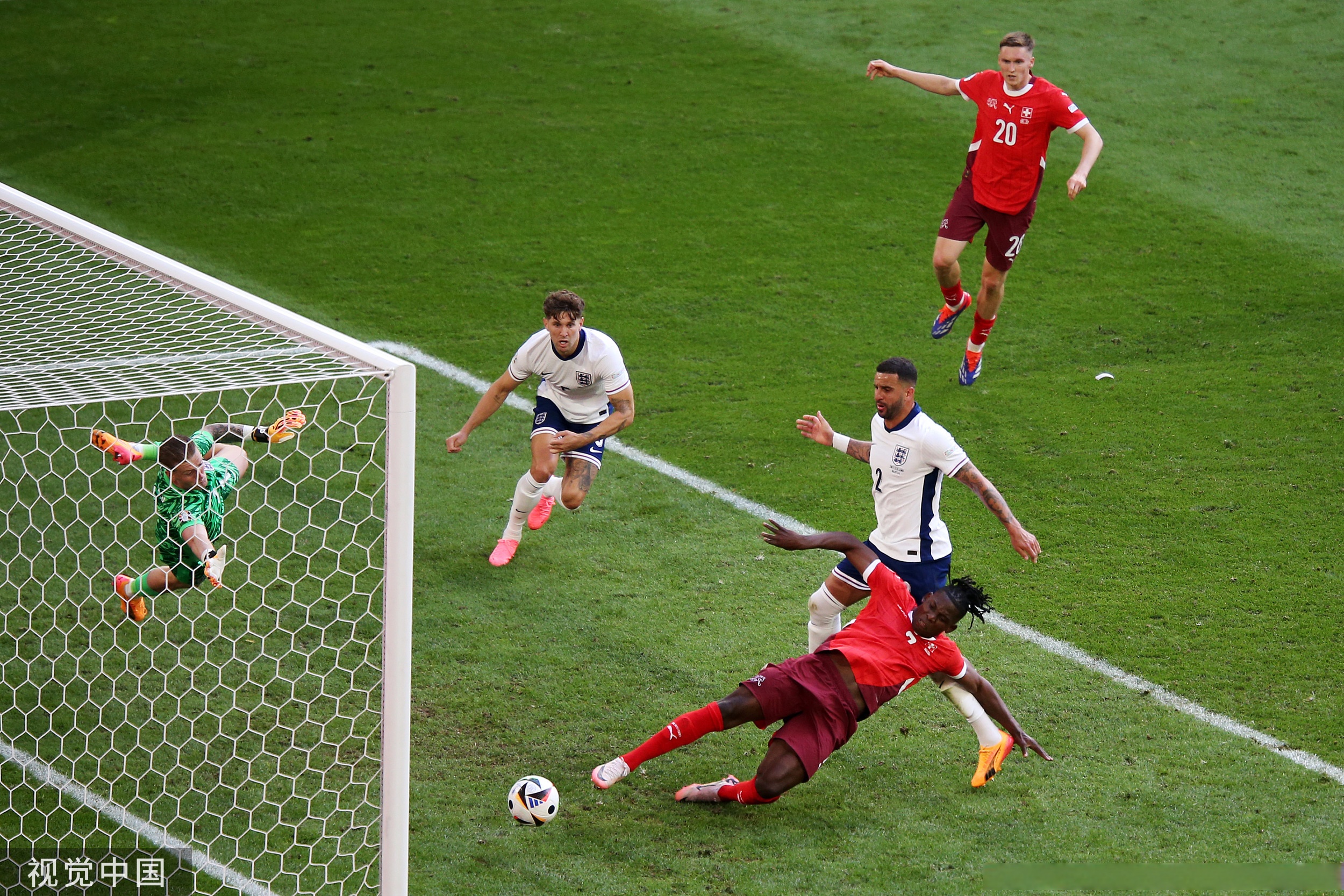 开云足球直播-丹麦队决胜卢森堡队，谋求杀入欧洲杯半决赛