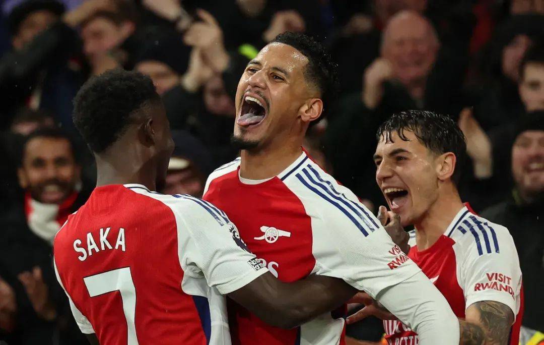 曼联攻势猛烈，客场轻松击败对手