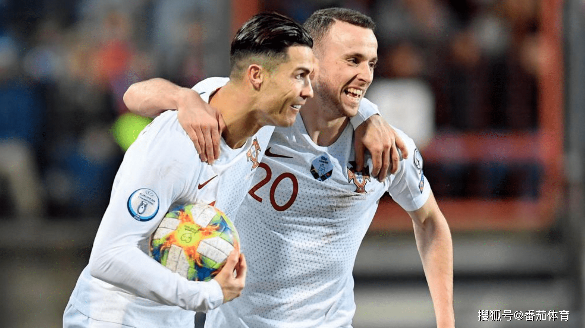 关于里尔继续奋力争先，法国联赛榜首争夺异常激烈的信息