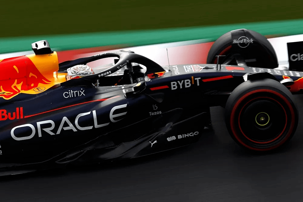 威廉姆斯横扫阿斯顿马丁，佩雷兹惊艳四座的简单介绍