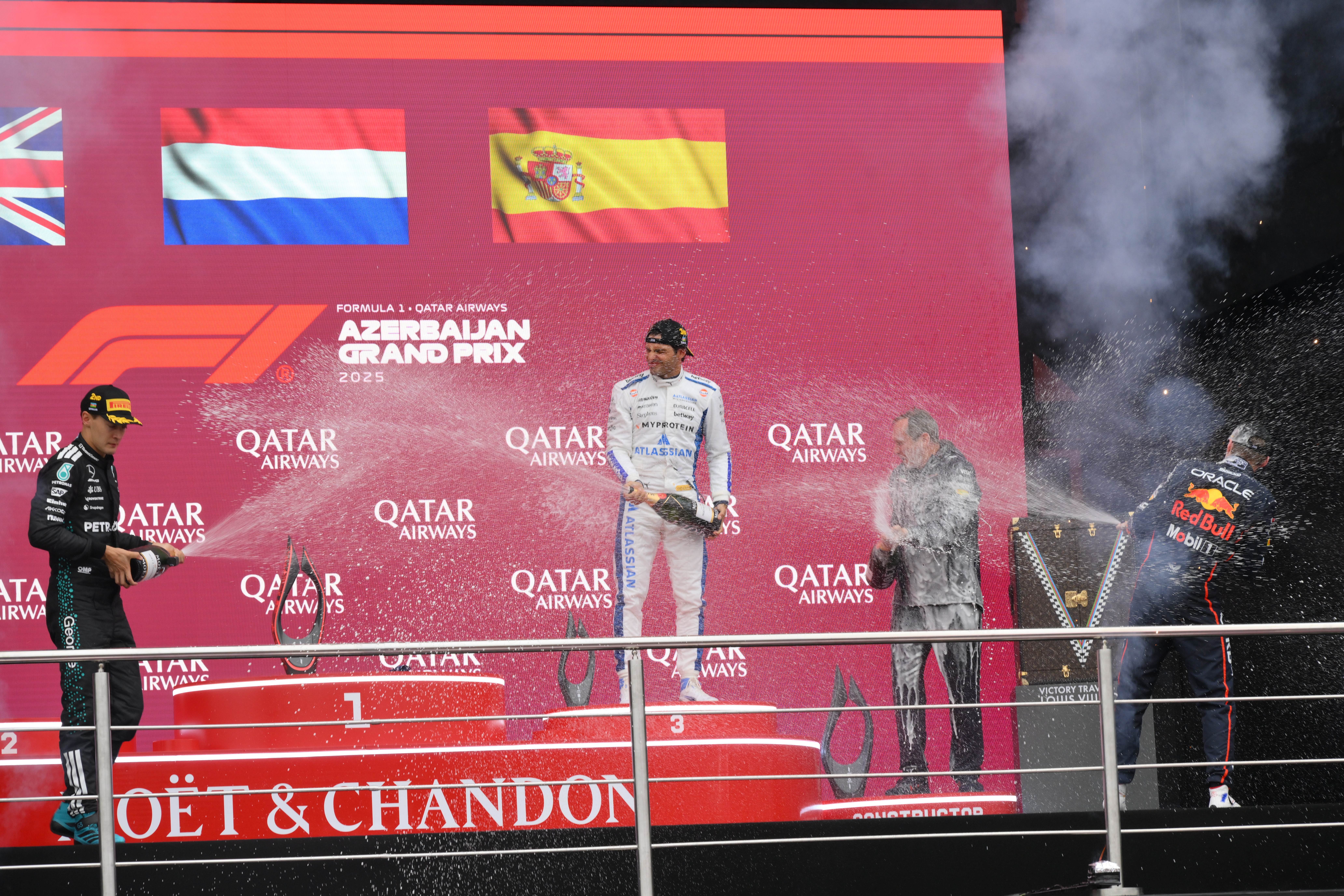 红牛二队逆转威廉姆斯，塞恩斯高光表现