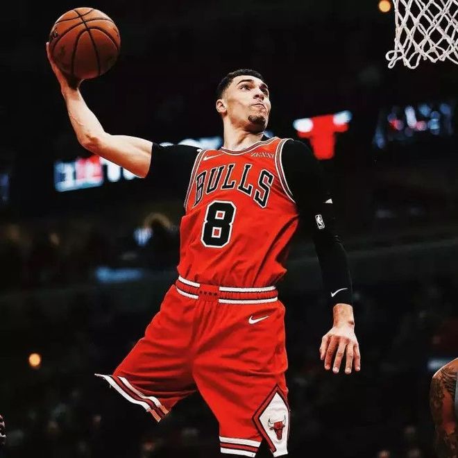 关于雷霆鏖战骑士，拉文高光表现的信息