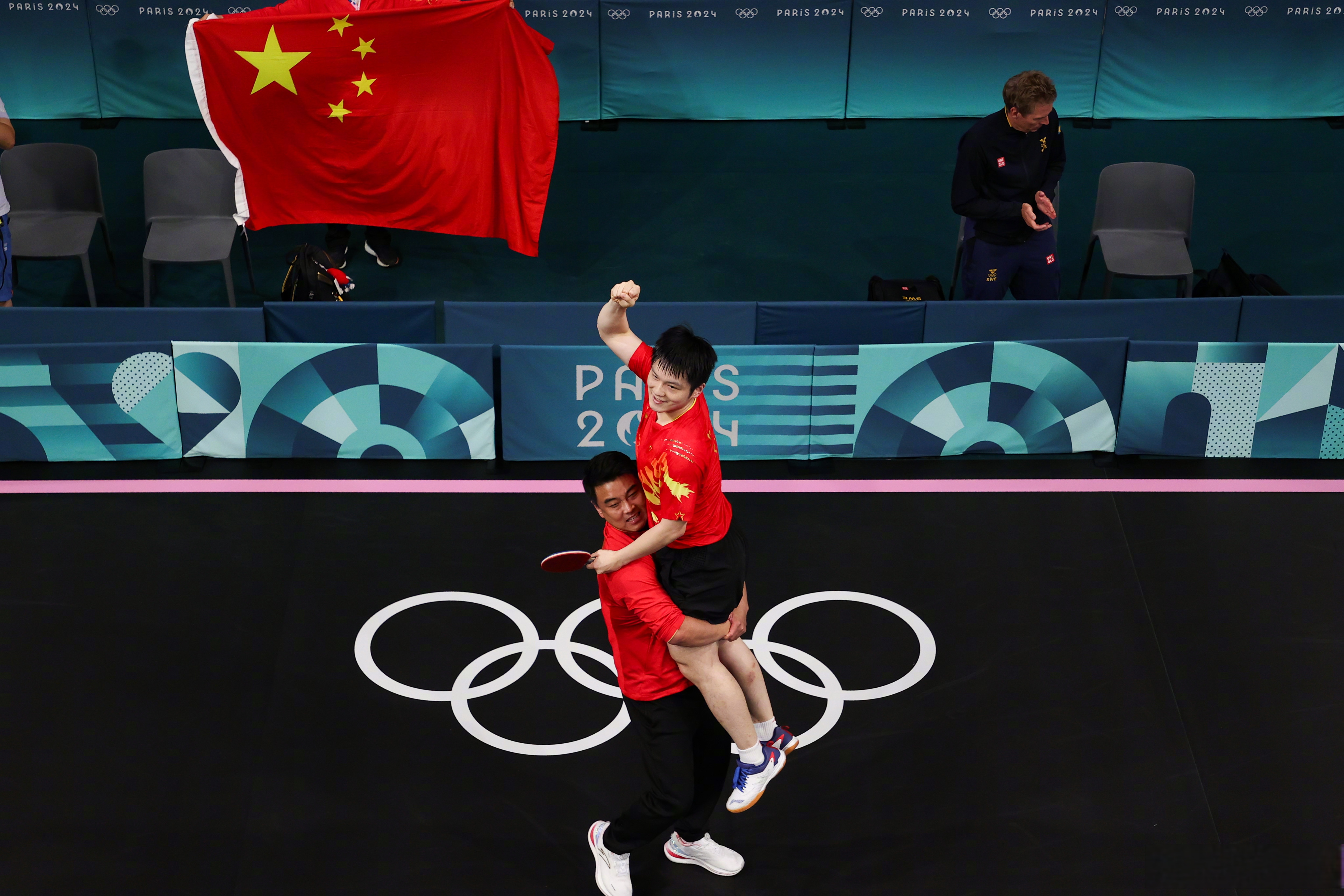 中国队碾压韩国队，樊振东扛起全队