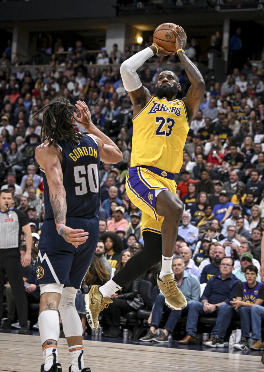 年终总决赛险胜拉沃尔杯，穆雷惊艳四座的简单介绍