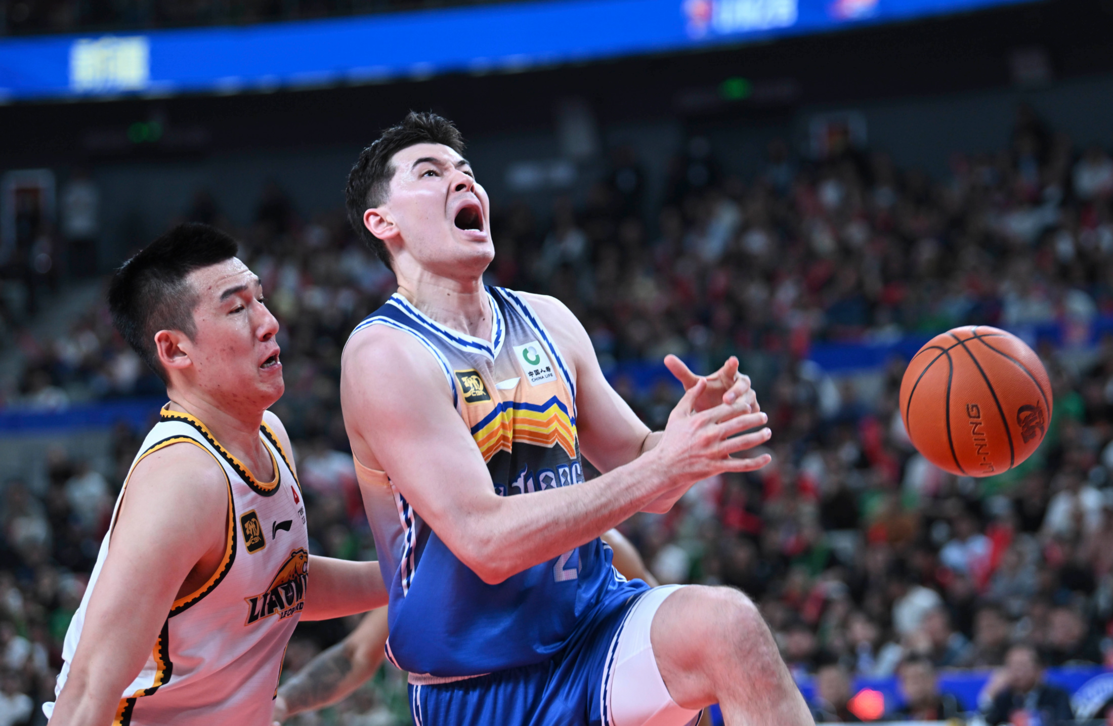 关于勇士逆转雄鹿，赵继伟统治全场的信息