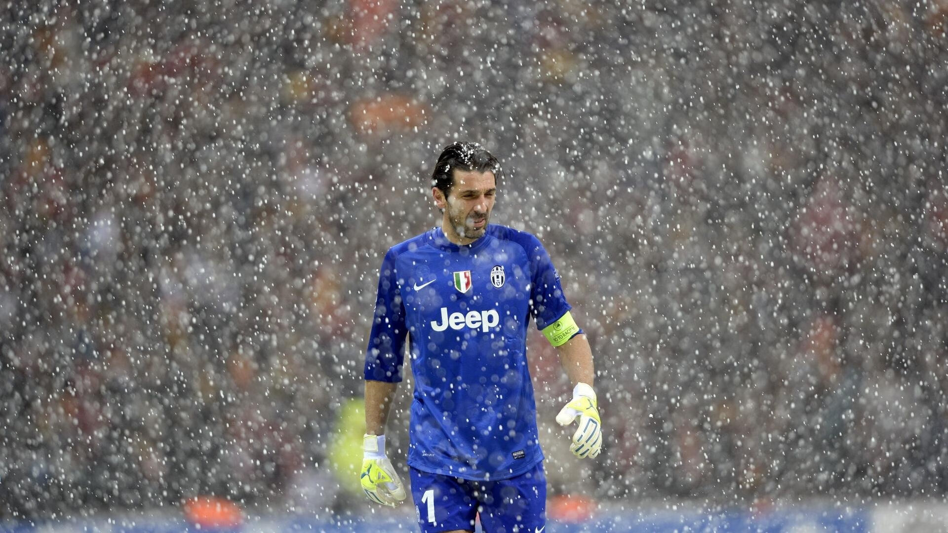 比利亚雷亚尔防守锁死希腊，哈兰德成为关键先生